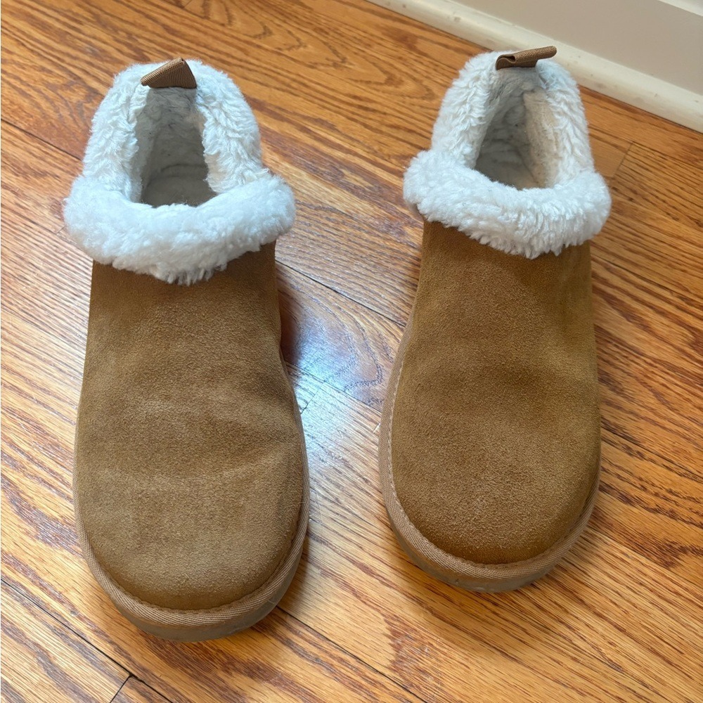 UGG by Koolaburra Slip on Ankle Boots Women's Size 9 Brown fur lined